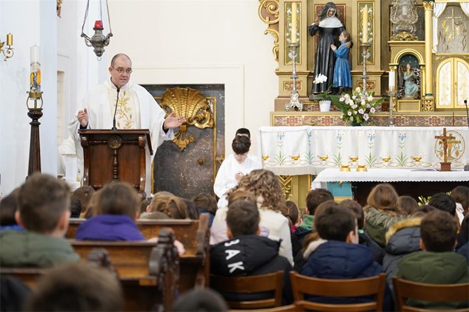 Učenici i djelatnici Katoličke osnovne škole Svete Uršule proslavili blagdan svete Anđele Merici
